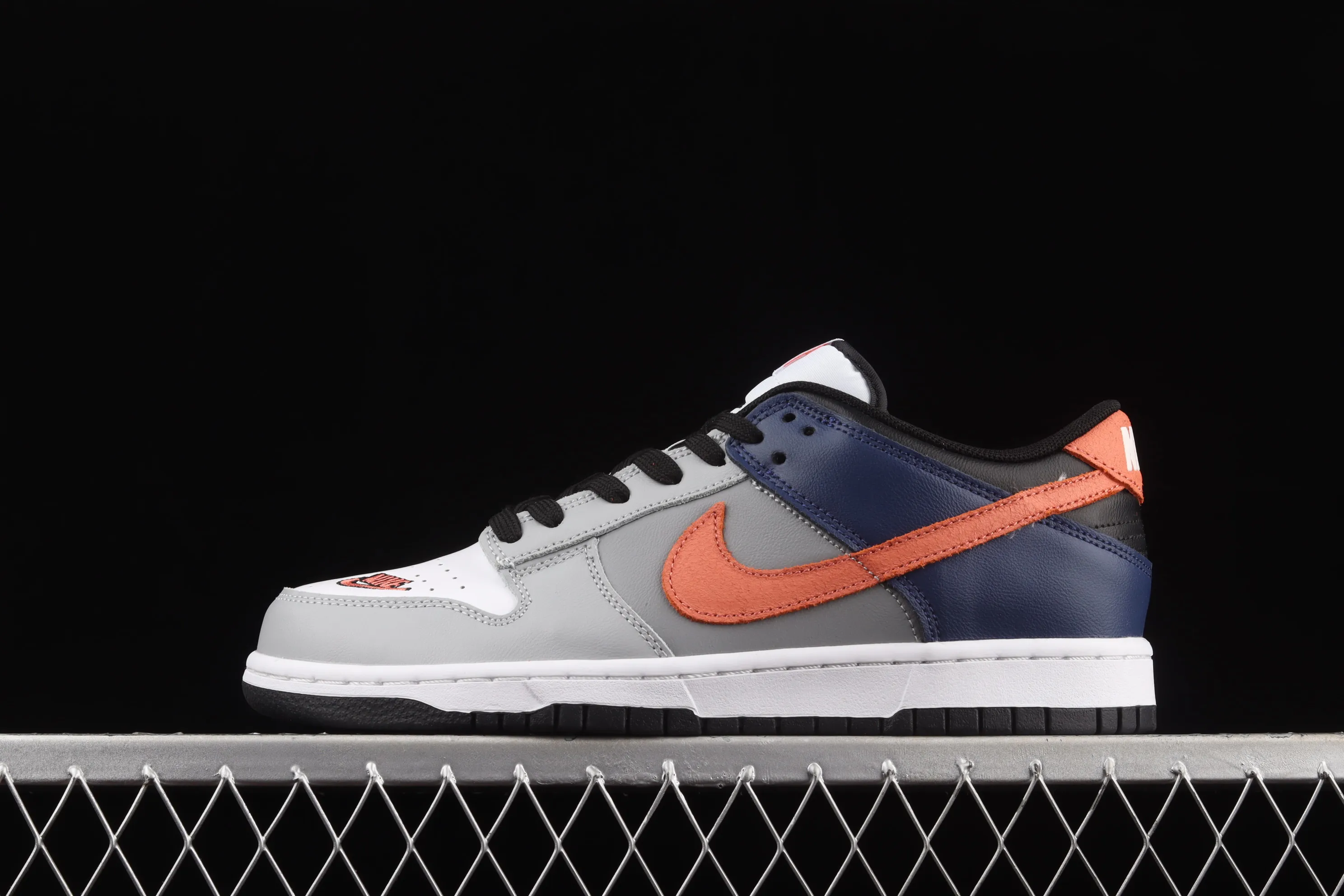 All categories Nk SB Dunk series Nk SB Dunk Low low-top sneakers Nk SB Dunk Low Retro SB smashed backboard fashion casual sneakers DC7454-100
